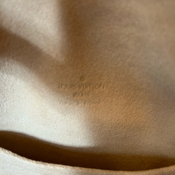 Louis Vuitton Theda monogram purse - Picture 3 of 10